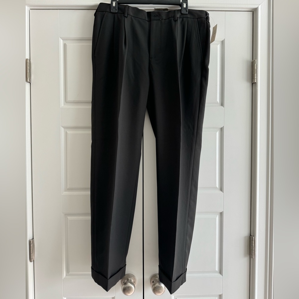 NWT Van Heusen classic fit 34x32 Dark Grey